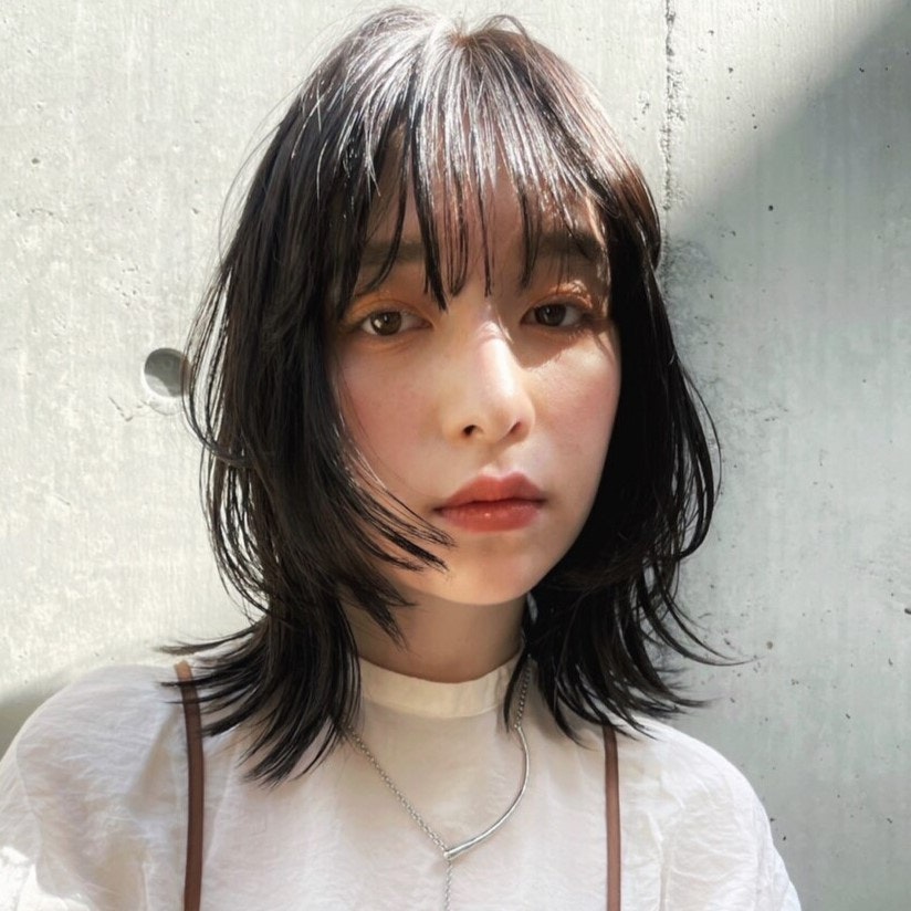 ネオウルフとは?ウルフカットとの違いから顔型別に似合うウルフカットを紹介のサムネイル画像