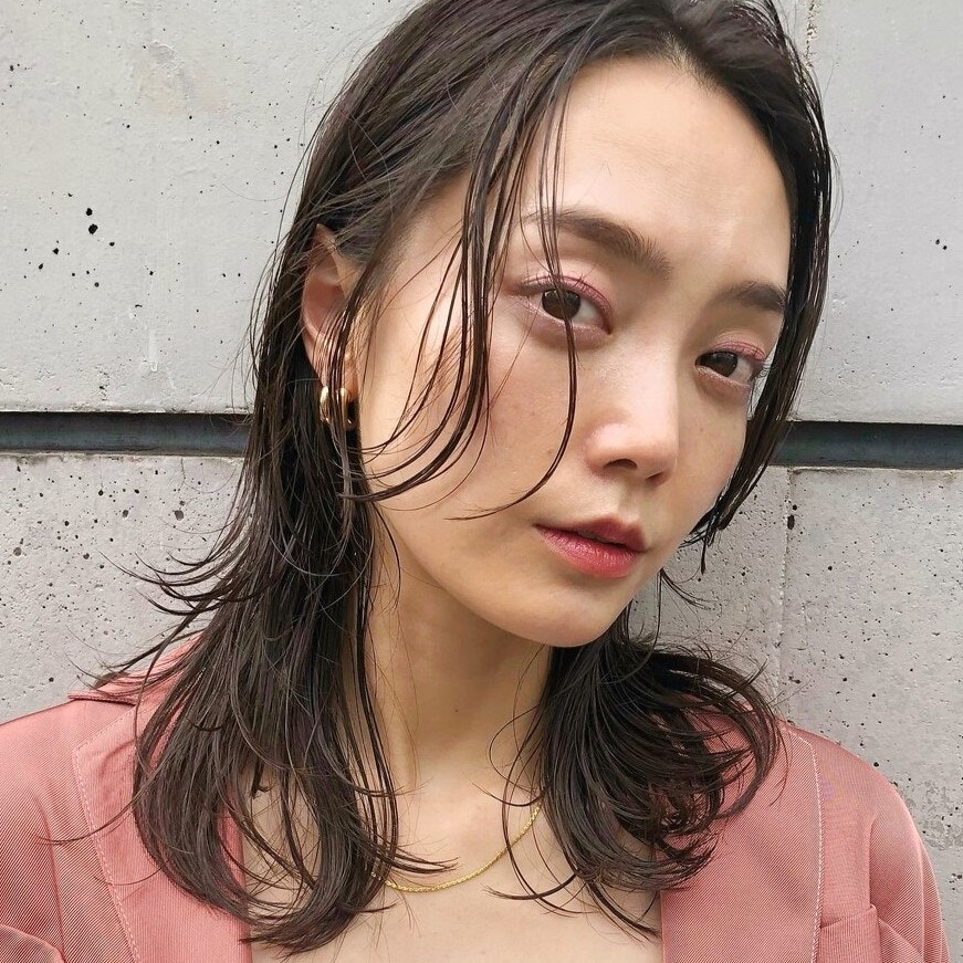 大人のセミロングにレイヤーを。40代50代向けセミロングのレイヤー活用実例集のサムネイル画像