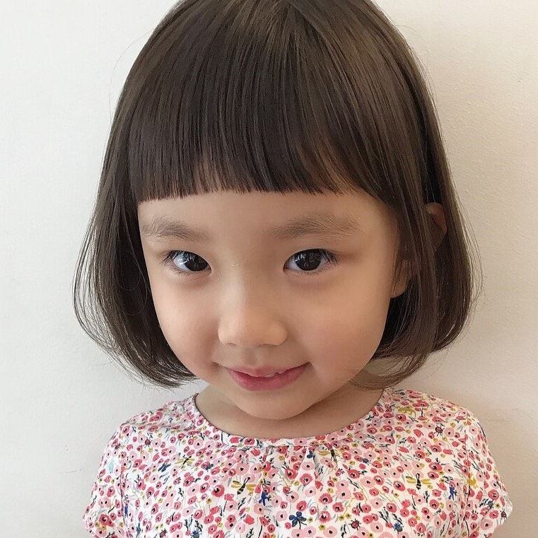 女の子の髪型チェンジの参考に。子供の美容室デビューガイドと可愛いキッズヘアのサムネイル画像