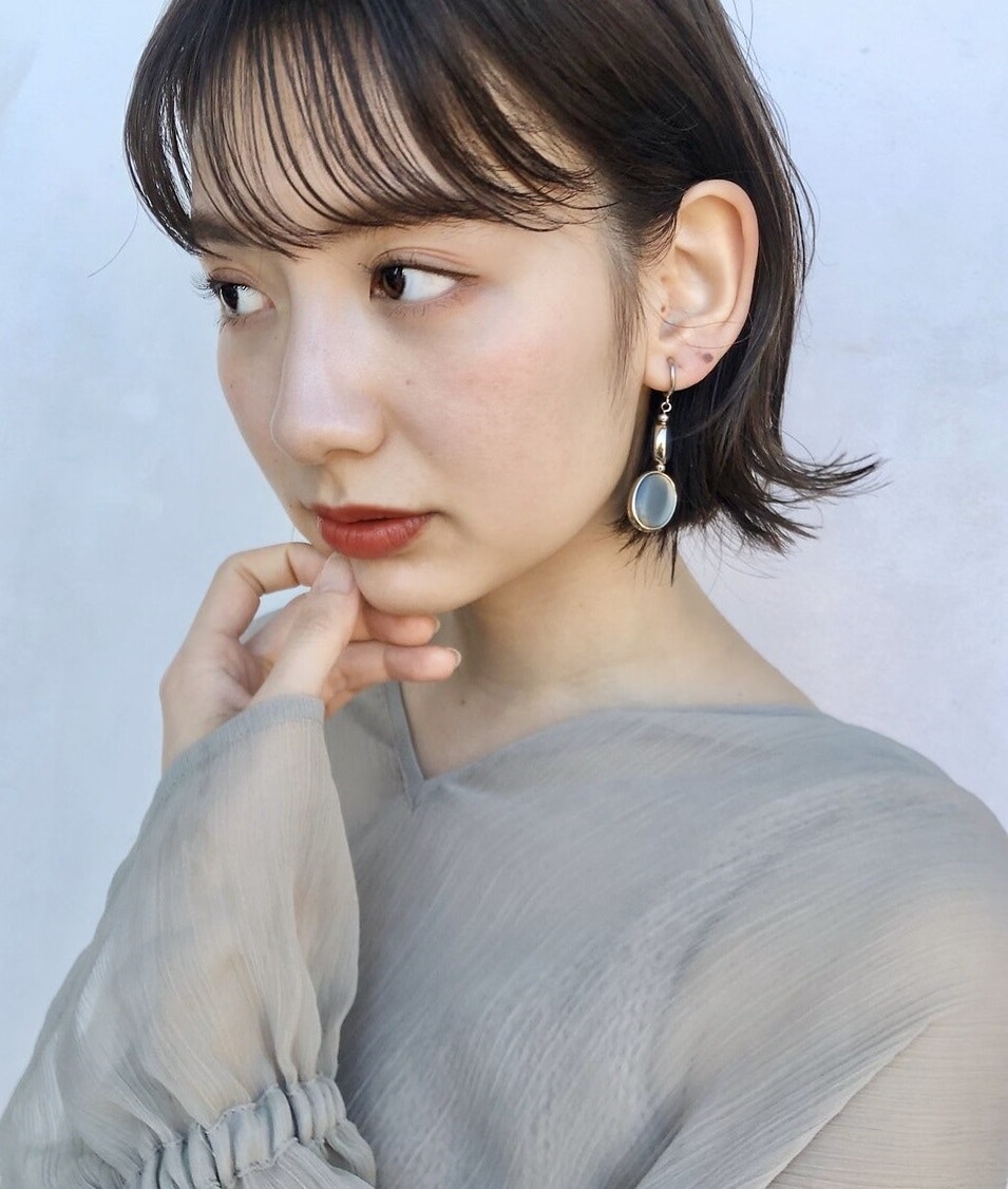 垢抜け黒髪ショート最旬版 前髪の有無から顔型別までニーズ別まとめ ホットペッパービューティーマガジン 垢抜け黒髪ショート最旬版 前髪の有無から顔型別までニーズ別まとめ ホットペッパービューティーマガジン