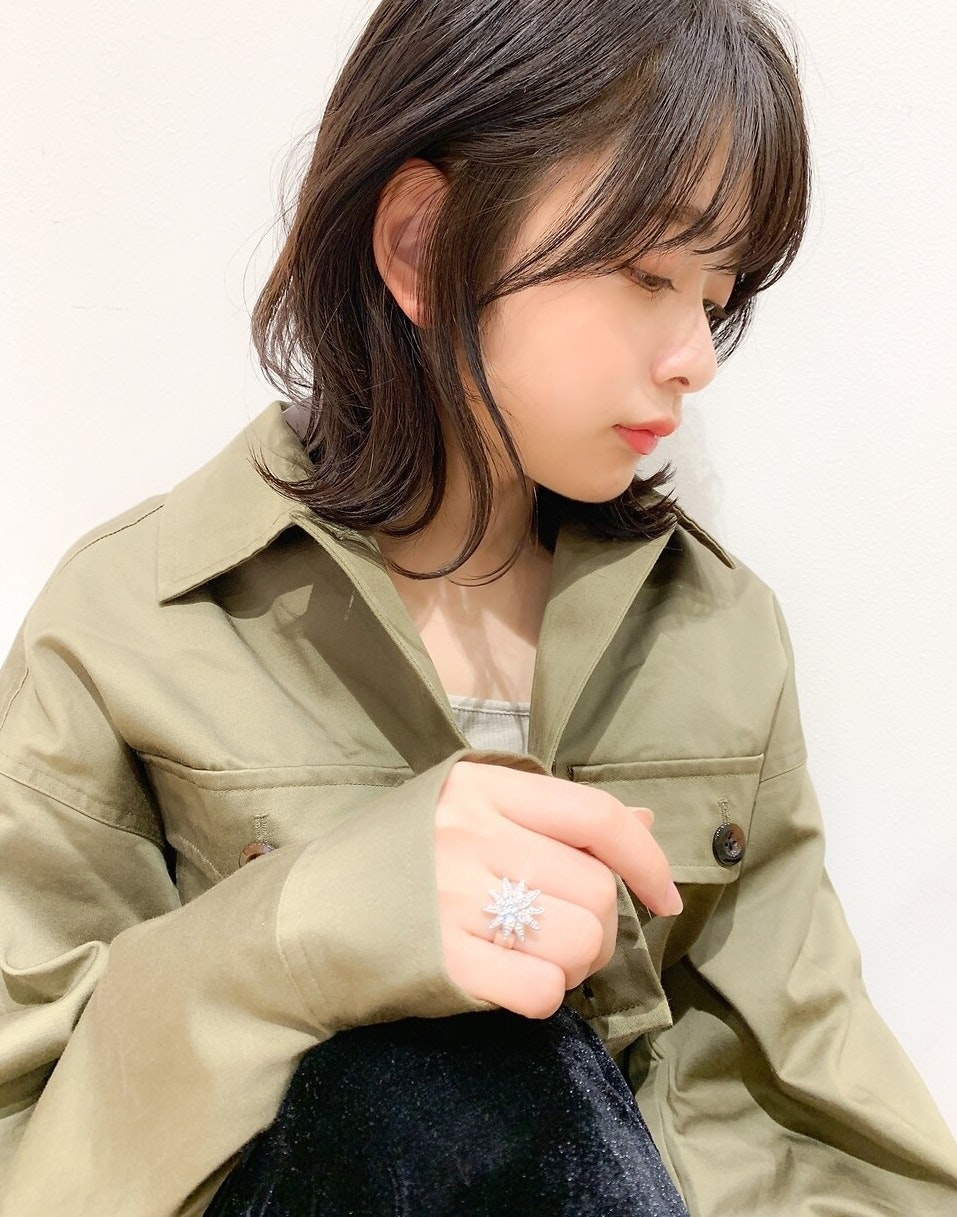 似合うミディアムヘアを探そう トレンドと前髪の有無 顔型別ガイド ホットペッパービューティーマガジン