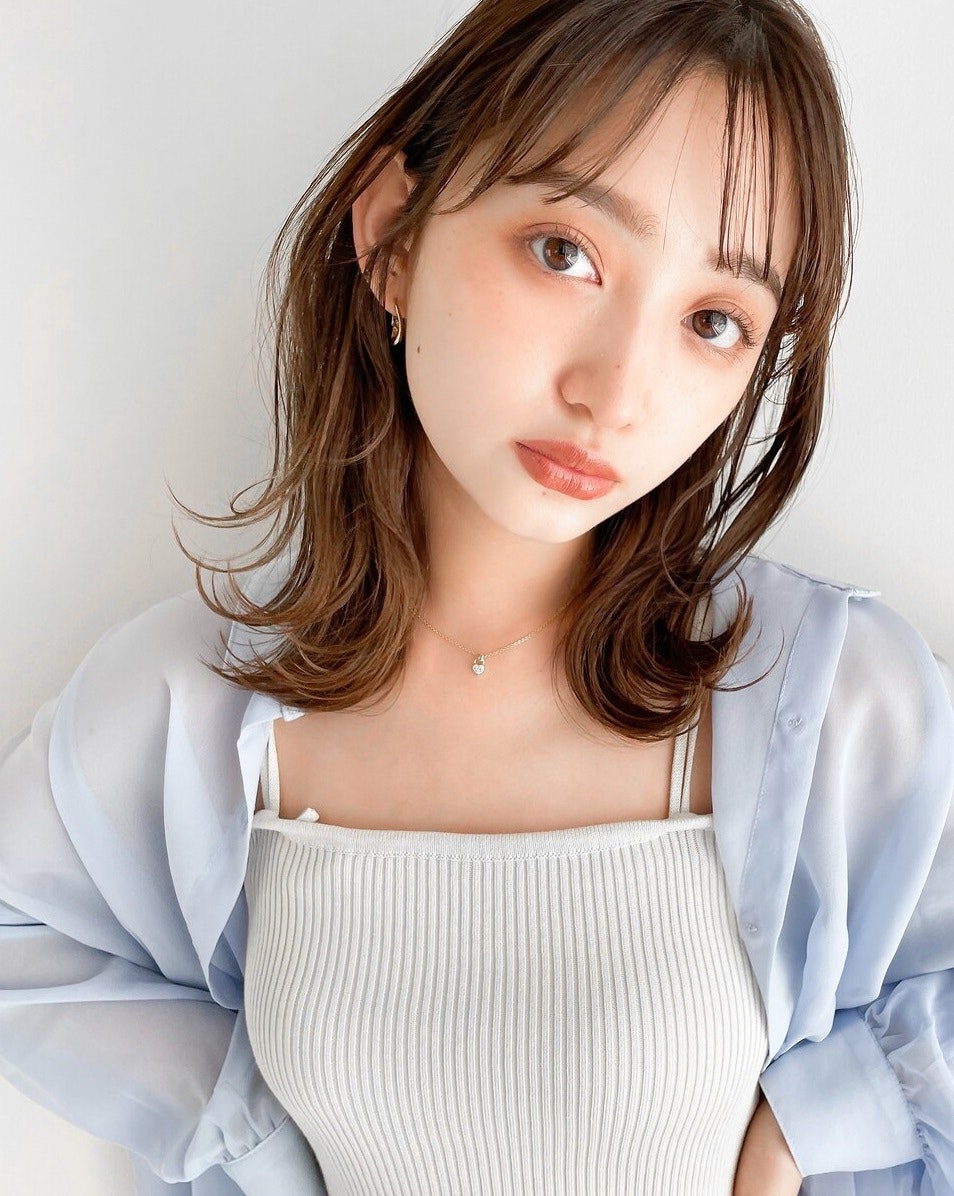 シースルーバングとは?レングス別に見るトレンドバングカタログのサムネイル画像