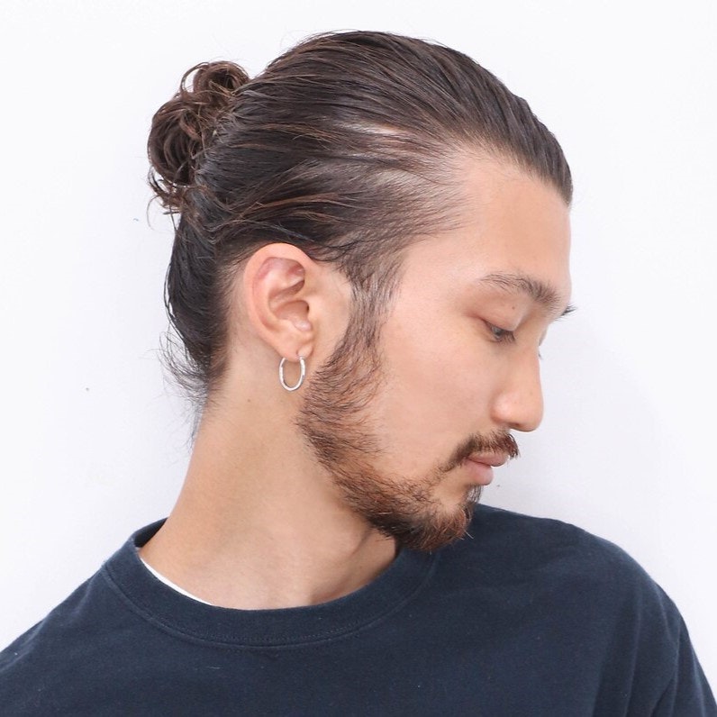 マンバンヘアとは?注目メンズヘアの特徴や取り入れ方ガイドのサムネイル画像