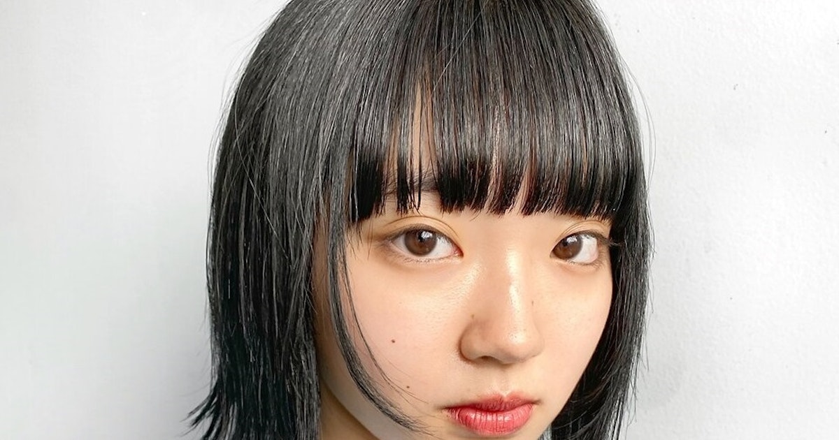 トレンド前髪の筆頭です ワイドバングの定義 魅力からおすすめスタイルまで ホットペッパービューティーマガジン トレンド前髪の筆頭です ワイドバングの定義 魅力からおすすめスタイルまで ホットペッパービューティーマガジン