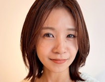 40代向けミディアムレイヤーガイド。若見えのポイントと実例集