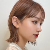 オレンジベージュってどんな髪色?似合う人やブリーチの必要性、明るさ別色見本