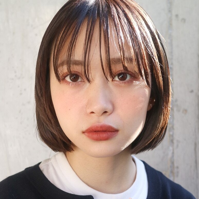 内巻きボブはどう作る?おすすめスタイルからイラスト付きスタイリング解説までのサムネイル画像