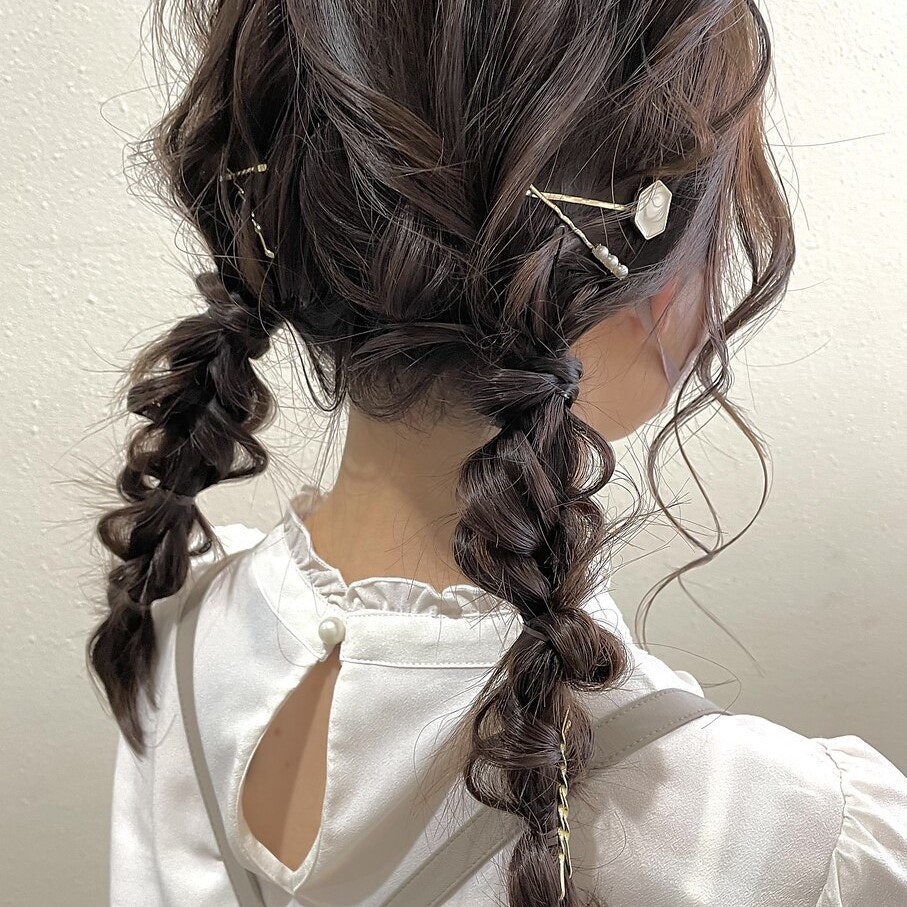 可愛いいツインテール女子中学生 イラストでわかるツインテールアレンジ。種類ごとの印象やスタイルバリエーション|ホットペッパービューティーマガジン