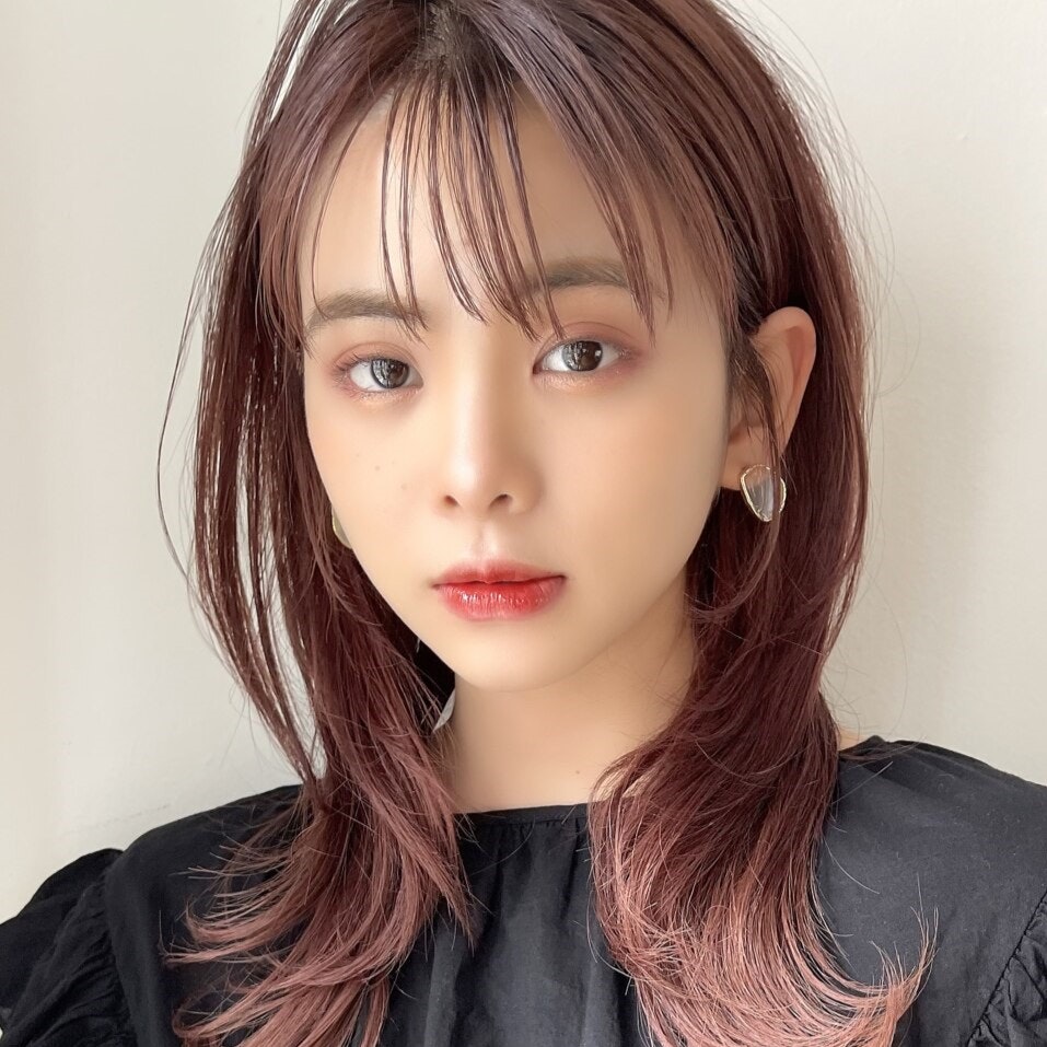 今っぽいセミロングが知りたい。定番から2023年最新トレンドスタイルまでのサムネイル画像