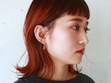 カシスオレンジってどんな髪色？ブリーチ有無の違い、パーソナルカラー別似合う色まで