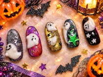 ハロウィンネイルはいつオーダーする？大人可愛いデザインからサロンの値段相場まで