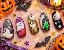ハロウィンネイルはいつオーダーする?大人可愛いデザインからサロンの値段相場まで