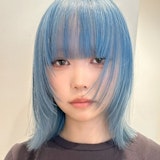 ペールブルーってどんな髪色?ブリーチ有無の違い、パーソナルカラー別似合う色まで