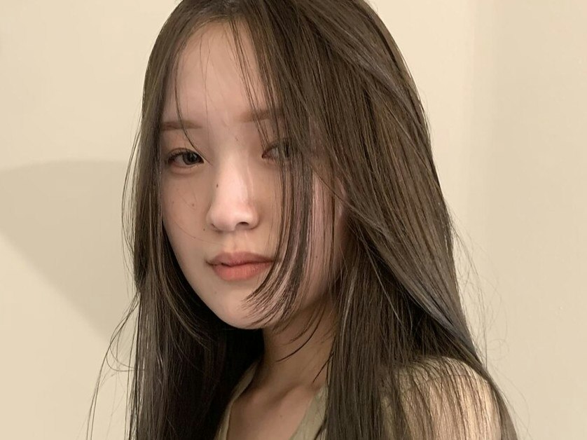 ミルクティーのヘアカラーカタログ。ブリーチ有無からイエベ・ブルベ別似合う髪色までのサムネイル画像