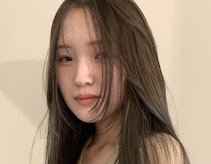 ミルクティーのヘアカラーカタログ。ブリーチ有無からイエベ・ブルベ別似合う髪色まで