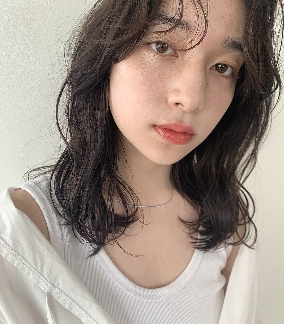 パーマで小顔見せを叶えよう 顔型別 似合うパーマスタイル大特集 ホットペッパービューティーマガジン パーマで小顔見せを叶えよう 顔型別 似合うパーマスタイル大特集 ホットペッパービューティーマガジン