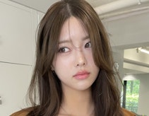 オリーブベージュってどんな髪色?特徴から明るめ暗めのカラーサンプル集まで