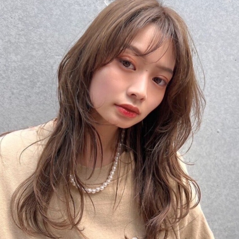 ロング向けレイヤーカットスタイル集。オーダーの方法や顔型・髪色別のおすすめカタログものサムネイル画像