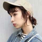 【2023冬】帽子に合う髪型って?脱いでも被ってもおしゃれなヘアのポイント