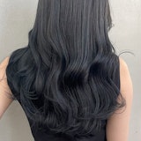 ブルーブラックってどんな髪色?染めるニーズでみる色味の違いやトーン別サンプル集