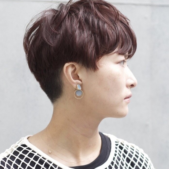 50代向けかっこいいベリーショート。若々しいヘアのポイントから実例までのサムネイル画像