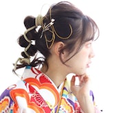【2025年】振袖に似合う髪型は？ニーズで選ぶ振袖に合わせたいヘアスタイル