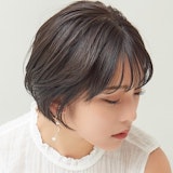 オリーブアッシュってどんな髪色?気になる色味の特徴と明るさ別サンプル