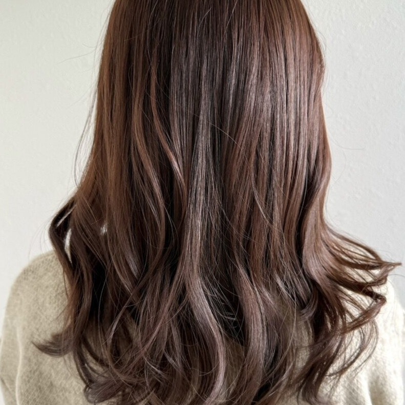 チョコレートカラーってどんな髪色？色別の印象から明るめ暗めおすすめカラーまでのサムネイル画像