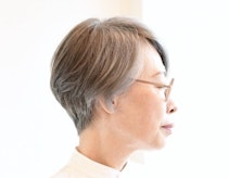 60代が目指したいおばさんぽくない髪型って?カタログ&若見せヘアのポイントも