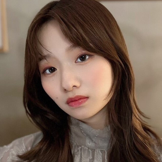 丸顔に似合う前髪は？前髪あり前髪なしの選び方と丸顔向けバングサンプル集のサムネイル画像