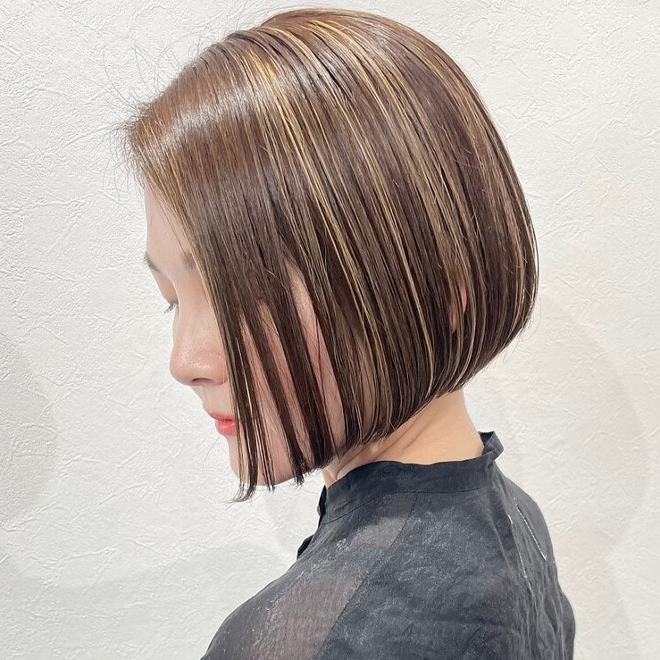 50代向けヘアカラーガイド。若見え髪色サンプル集からケア方法までのサムネイル画像