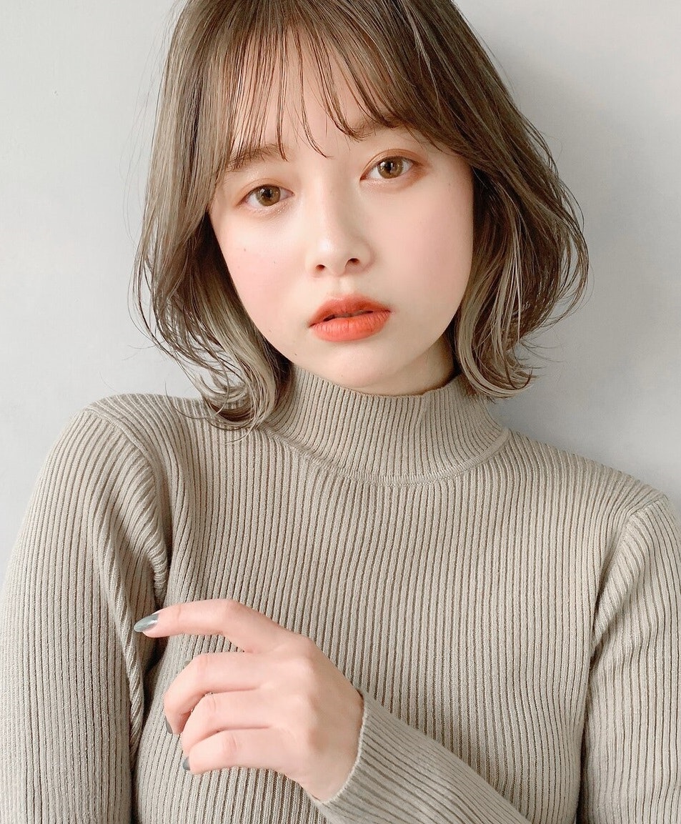 ブリーチとパーマは同時に施術できる 気になる髪のダメージや美容院での順番 空けるべき期間とは ホットペッパービューティーマガジン ブリーチとパーマは同時に施術できる 気になる髪のダメージや美容院での順番 空けるべき期間とは ホットペッパービューティーマガジン