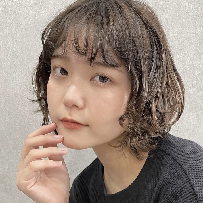 丸顔さんに似合うボブは?前髪の有無からスタイルまで4つのニーズに分けて紹介のサムネイル画像