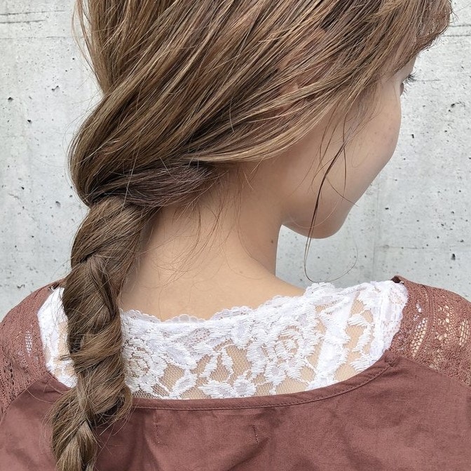 デートにぴったりなヘアアレンジって?好印象ヘアのポイントとレングス別ヘア特集のサムネイル画像