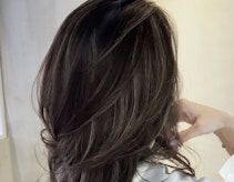 30代のグレイヘア入門。白髪との向き合い方と参考スタイルガイド