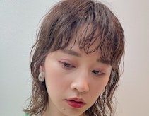 ミディアムウルフでなりたい自分に。スタイル選びのポイント&おすすめカタログ