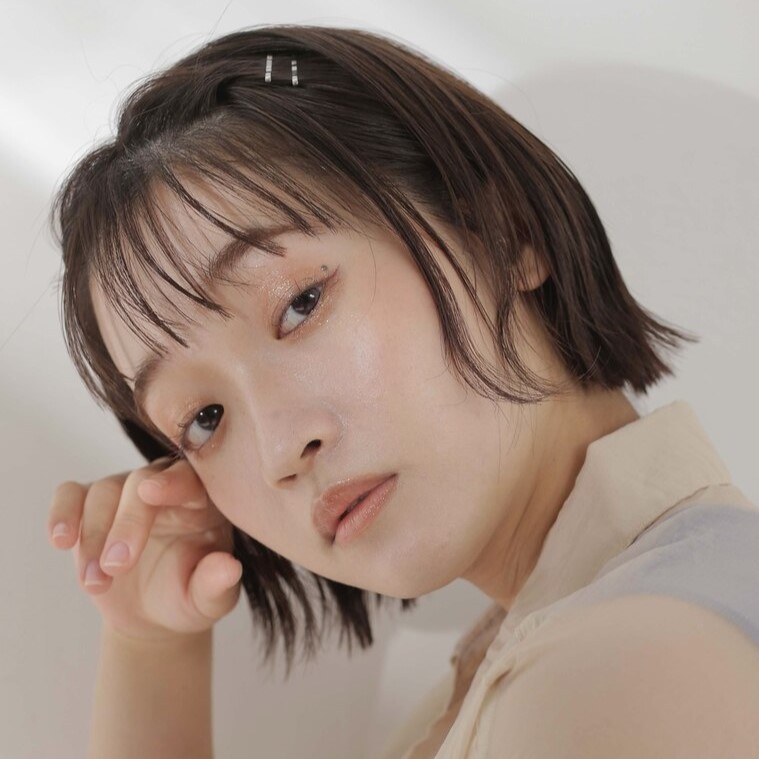 最新ショートボブアレンジ集2025年-2026年版。まとめ髪から結ばないアレンジまで