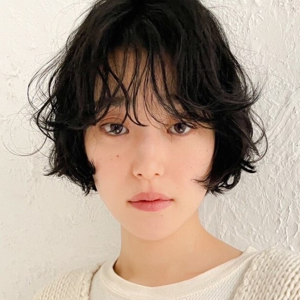 くせ毛でもボブにできる?実例スタイルと失敗しないオーダー方法のサムネイル画像