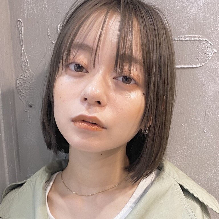 オリーブベージュってどんな髪色?特徴から明るめ暗めのカラーサンプル集までのサムネイル画像