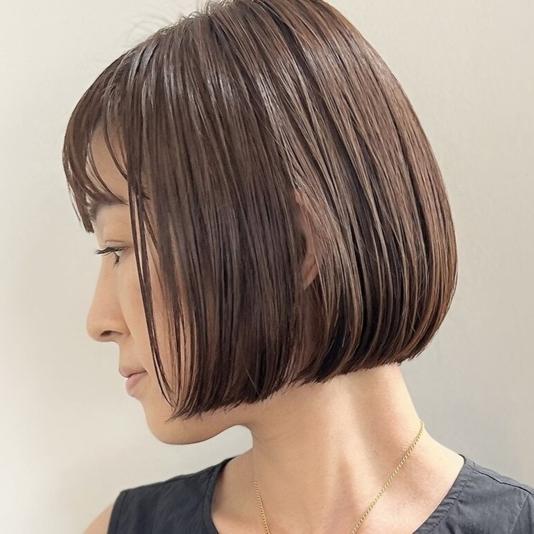 50代向けヘアカラーガイド。若見え髪色サンプル集からケア方法までのサムネイル画像