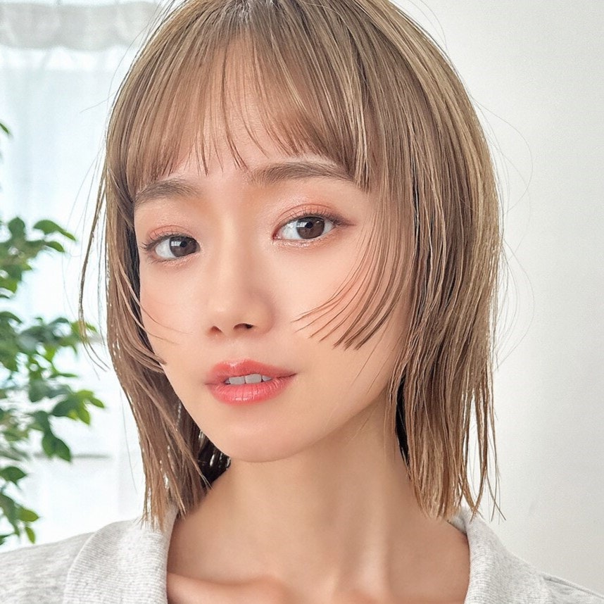 ミルクティーベージュってどんな髪色?ブリーチ有無の違いとヘアカラー見本集のサムネイル画像