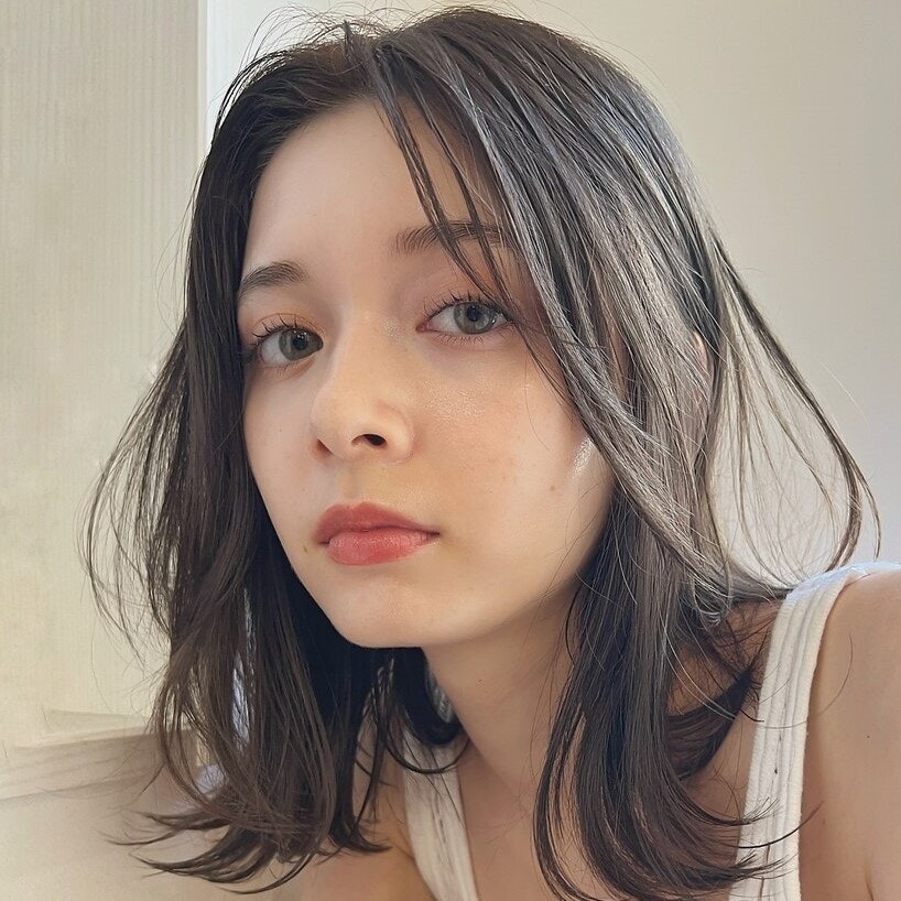 グレージュ一覧カタログ。トレンドも似合うもわかる完全ガイドのサムネイル画像