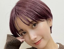 ワインレッドってどんな髪色?ブリーチや色落ち、明るさ別カラーサンプル集