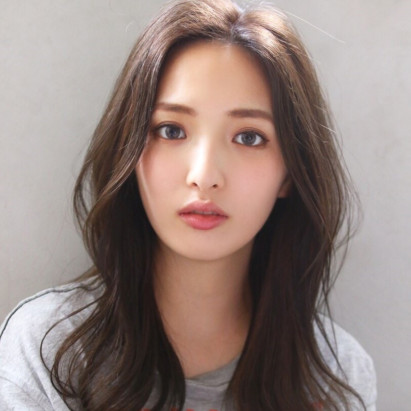 2025年のトレンドヘアは?髪型とヘアカラーの流行トピックスのサムネイル画像