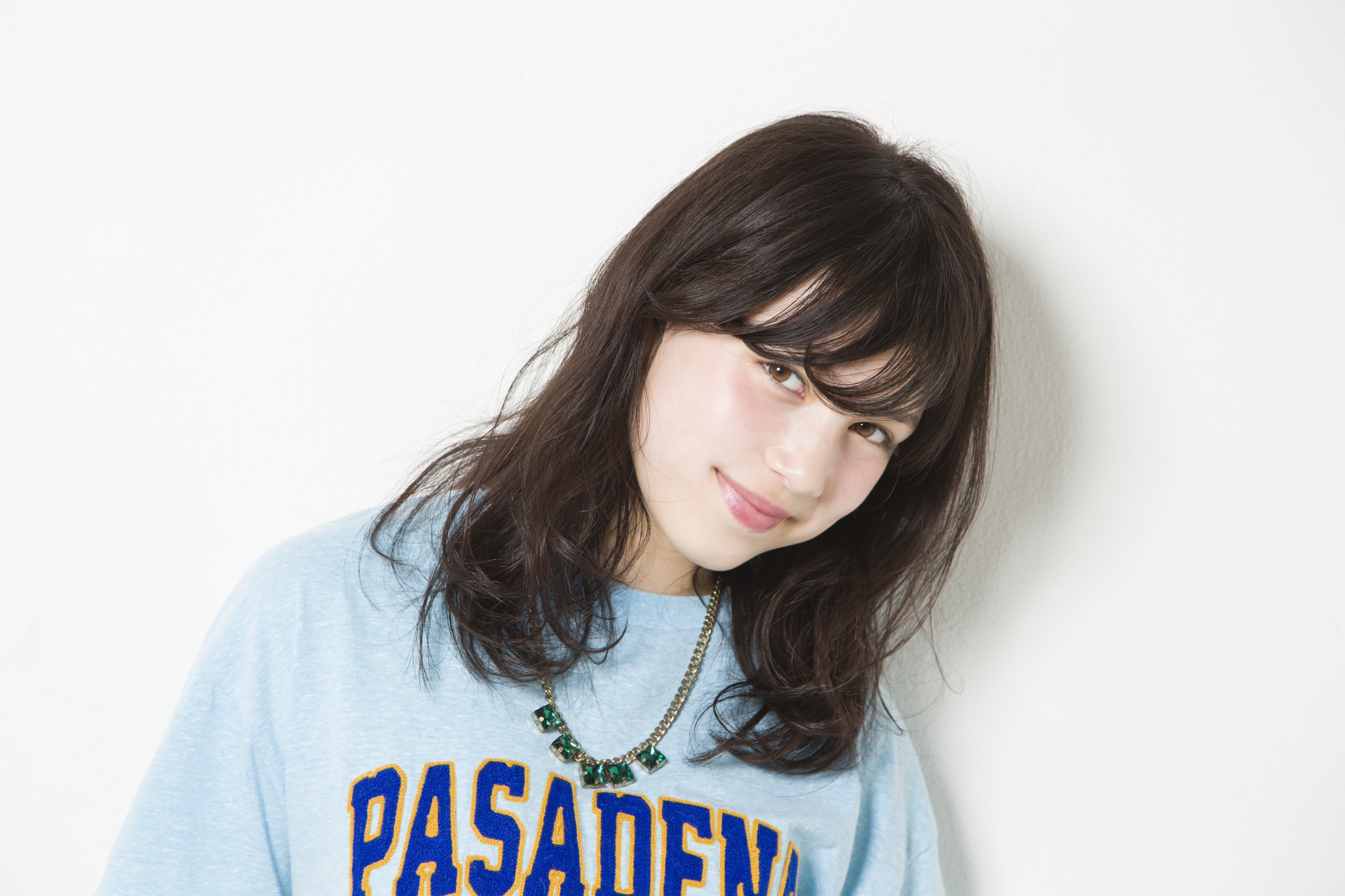 オン眉 シースルー かきあげバング おnew前髪 でトレンド服を制しましょ ホットペッパービューティーマガジン