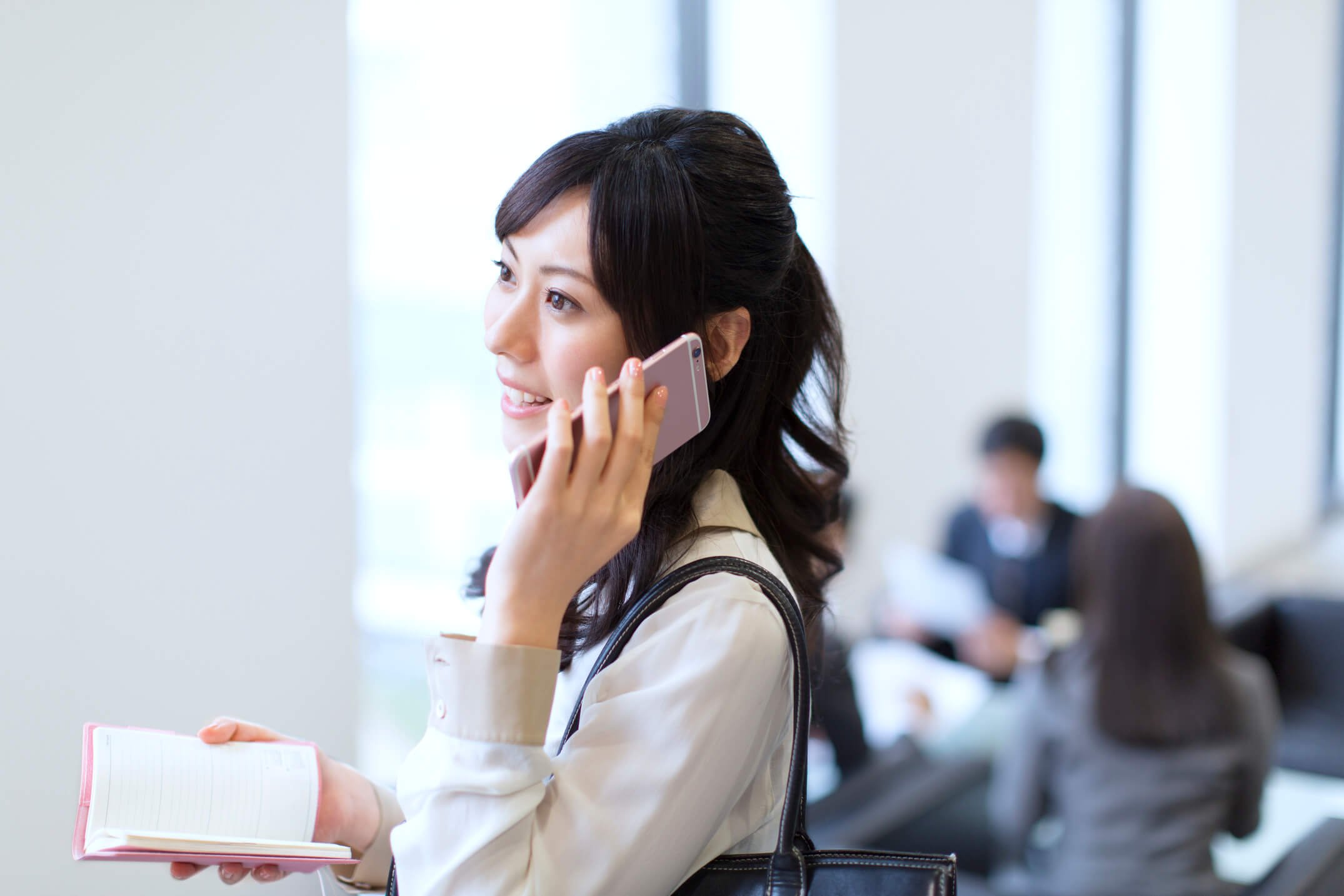 デザインパーマでこなれへアに やわらかなウェーブヘアの失敗しないオーダー術とは ホットペッパービューティーマガジン デザインパーマでこなれへアに やわらかなウェーブヘアの失敗しないオーダー術とは ホットペッパービューティーマガジン