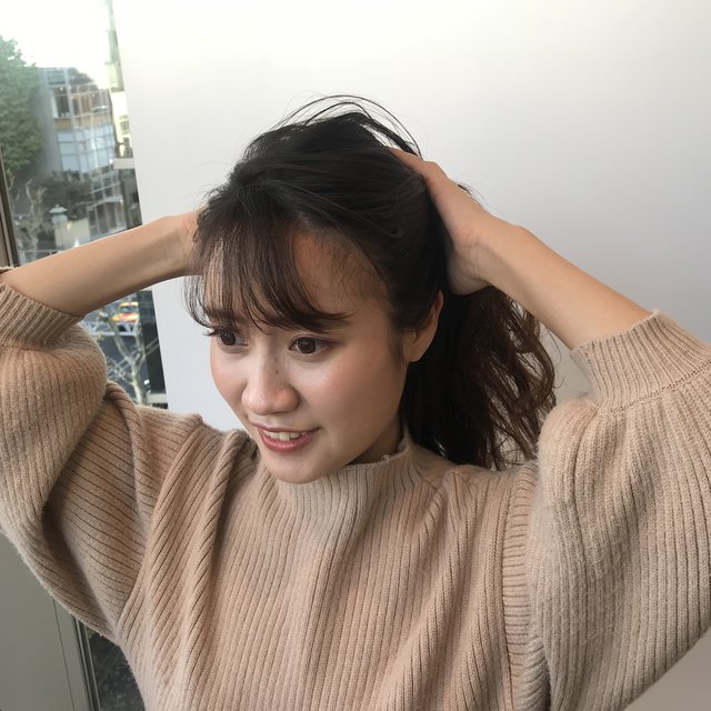 アレンジ解説 簡単くるりんぱから応用まで レングス別おすすめくるりんぱも紹介 ホットペッパービューティーマガジン アレンジ解説 簡単くるりんぱから応用まで レングス別おすすめくるりんぱも紹介 ホットペッパービューティーマガジン