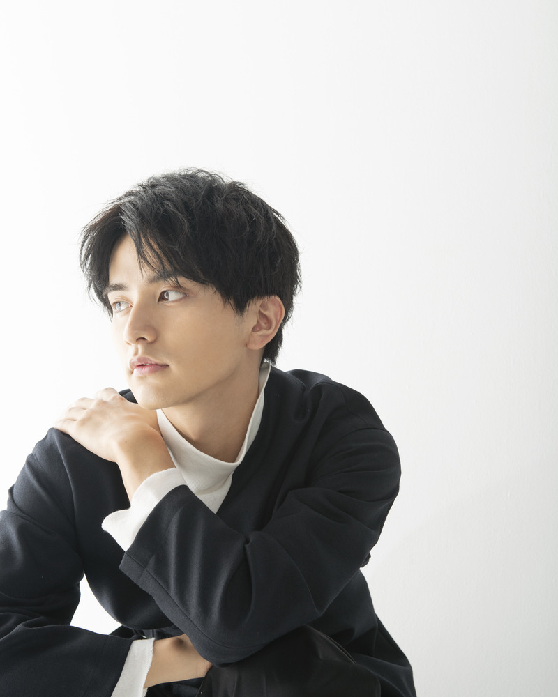 俳優 瀬戸利樹インタビュー ピンクヘアの次はホワイトヘアーに挑戦してみたい ホットペッパービューティーマガジン 俳優 瀬戸利樹インタビュー ピンクヘアの次はホワイトヘアーに挑戦してみたい ホットペッパービューティーマガジン