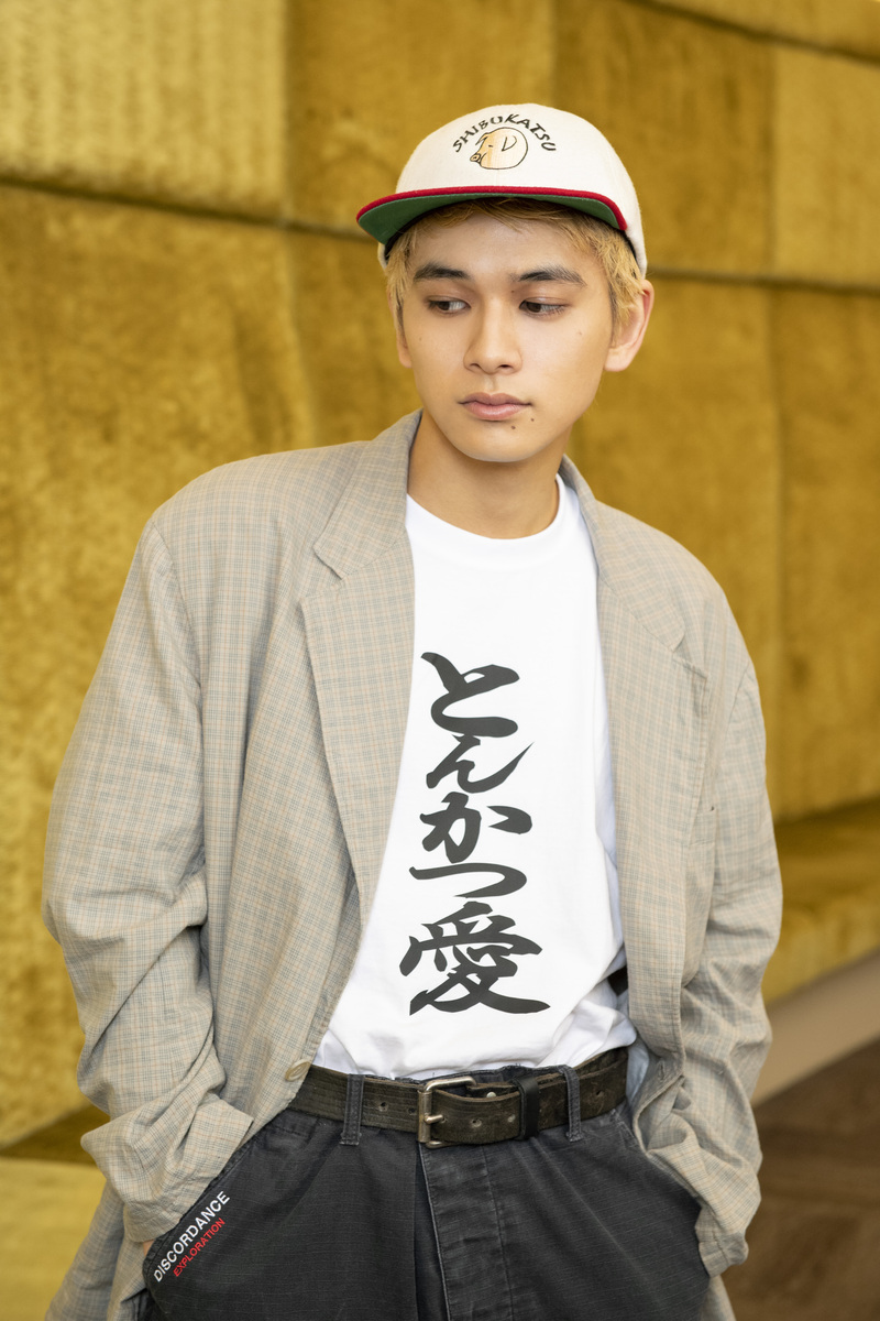 俳優 北村匠海インタビュー 渋谷の街をほぼ裸同然で走ったのは一番恥ずかしかった 笑 ホットペッパービューティーマガジン 俳優 北村匠海インタビュー 渋谷の街をほぼ裸同然で走ったのは一番恥ずかしかった 笑 ホットペッパービューティーマガジン