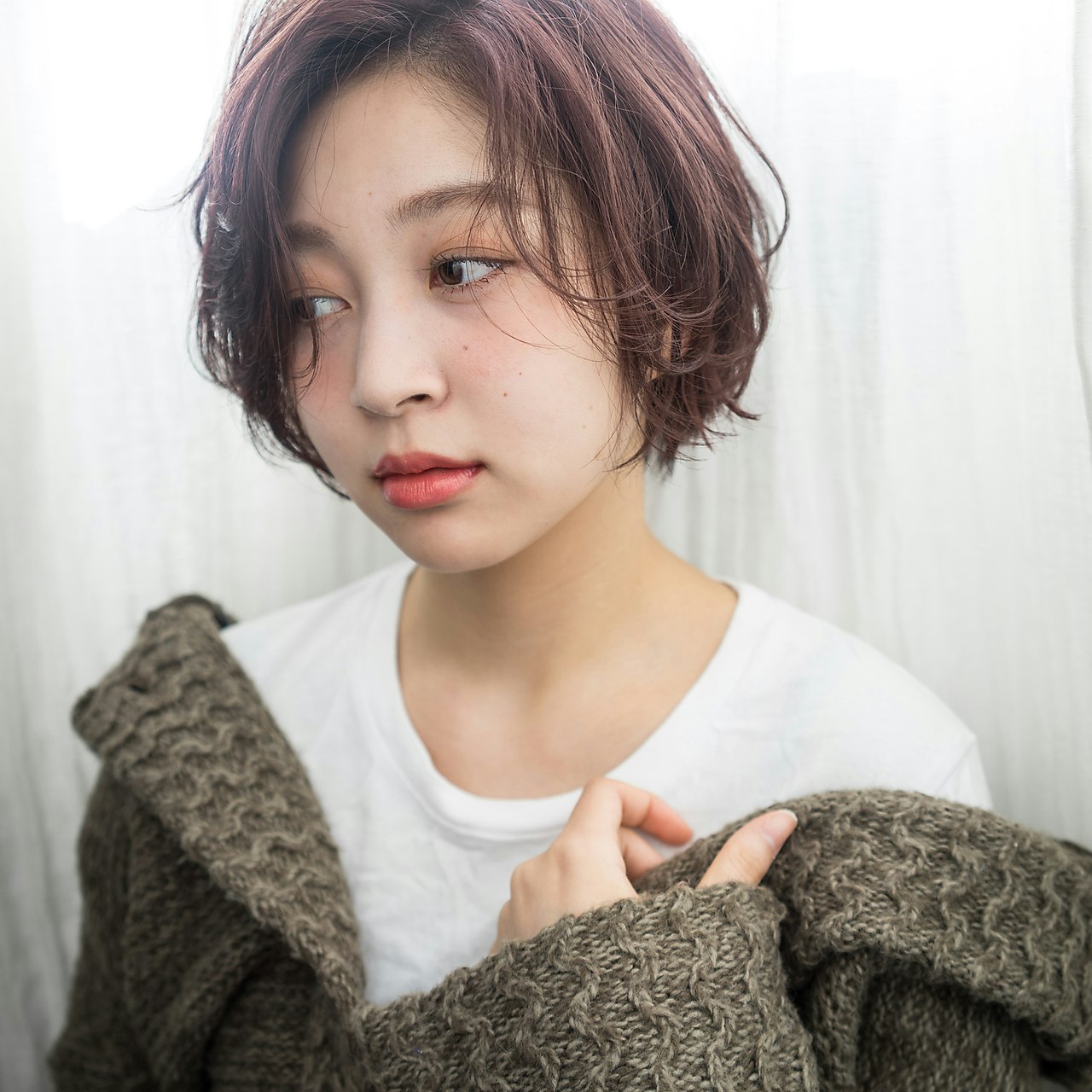 スモーキーピンクで作るおすすめスタイル 愛しいくすみピンクで こなれ女子に変身 ホットペッパービューティーマガジン